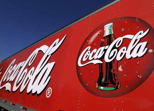 Dopo i nomi arriva la musica: #dilloconunacanzone sulle bottiglie coca-cola Dopo i nomi arriva la musica: #dilloconunacanzone sulle bottiglie coca-cola