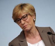 Lettieri: per i due Marò Intesa Pinotti – Hugel?