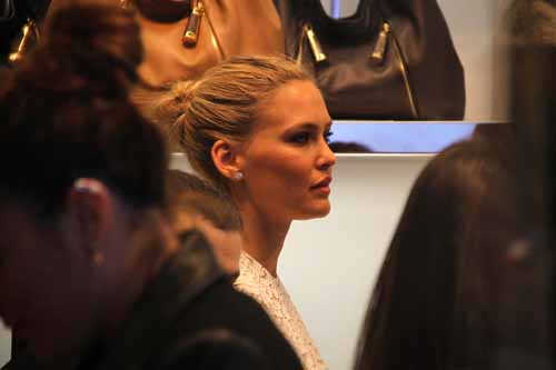 Kors e gli altri invadono il mercato. Pinault: “Il lusso accessibile non è lusso” Kors e gli altri invadono il mercato. Pinault: “Il lusso accessibile non è lusso”