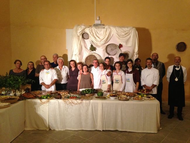 Il Premio Apollonio racconta una Puglia vivace, forte, ricca di eccellenze: Renzo Arbore, ospiti d’eccezione ed enogastronomia di qualità con le Masserie didattiche