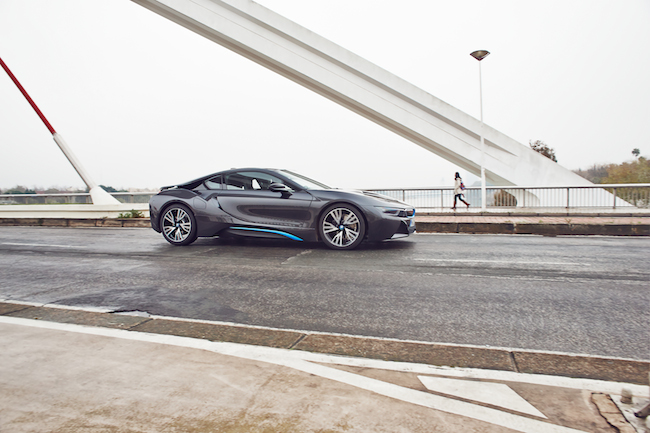 BMW i8 si trasforma in realtà l’idea di un’automobile sportiva BMW i8 si trasforma in realtà l’idea di un’automobile sportiva