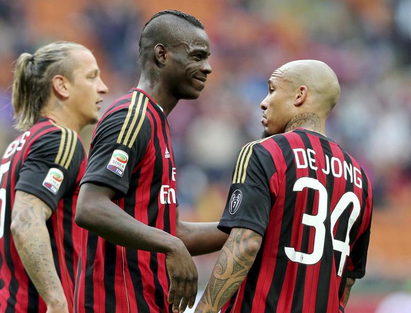 Milan, con l’addio di Suarez (Barcellona) Balotelli ai Reds Milan, con l’addio di Suarez (Barcellona) Balotelli ai Reds