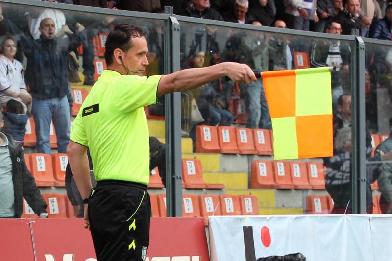 Rivoluzione nel calcio: moviola in campo anche con il fuorigioco Rivoluzione nel calcio: moviola in campo anche con il fuorigioco