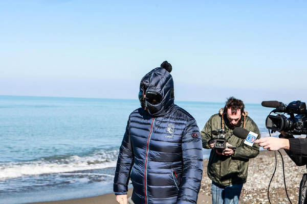 Grillo e gli occhiali auto-griffati Grillo e gli occhiali auto-griffati