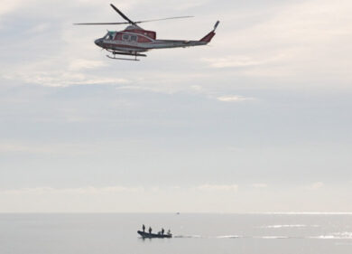 Un bagno dopo cena. Muore in mare un 14enne