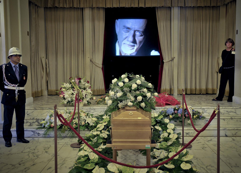 Galleria foto 'Addio a Giorgio Faletti, i funerali. Foto e video' - foto 1