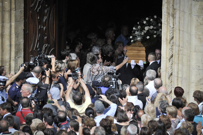 Addio a Giorgio Faletti, i funerali. Foto e video Addio a Giorgio Faletti, i funerali. Foto e video