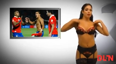 La giornalista venezuelana si spoglia sui gol del Mondiale La giornalista venezuelana si spoglia sui gol del Mondiale