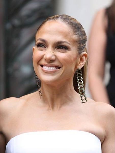 Jennifer Lopez, spacco inguinale da Versace