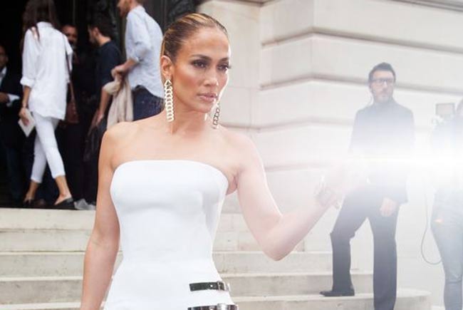 Jennifer Lopez, spacco inguinale da Versace