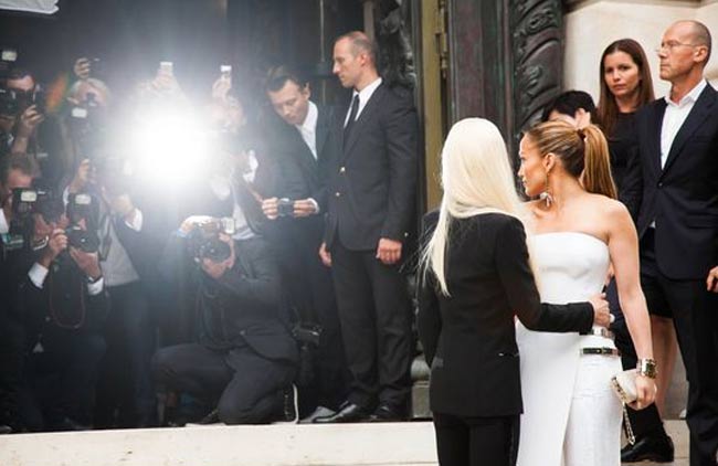 Jennifer Lopez, spacco inguinale da Versace