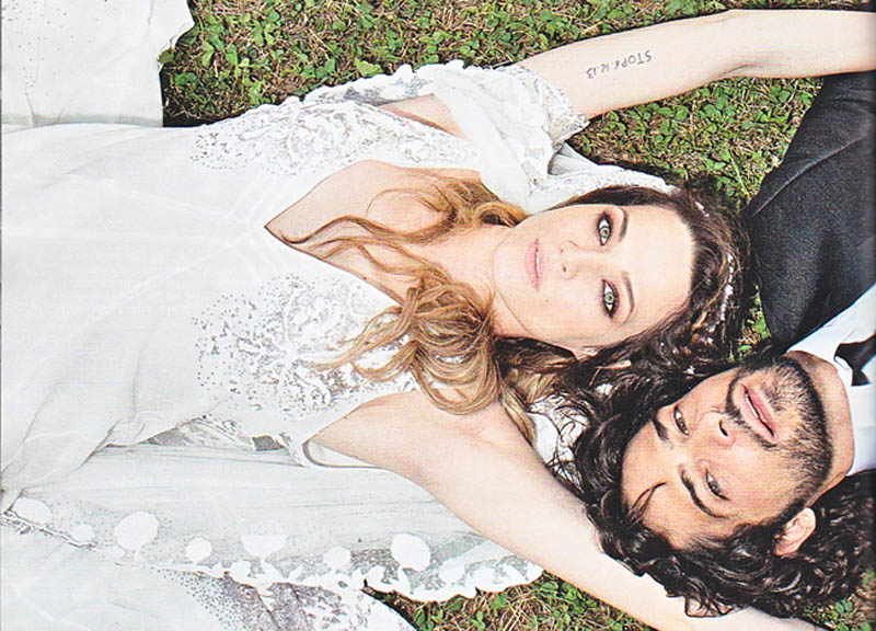 Laura Chiatti è incinta. Le foto del matrimonio Laura Chiatti è incinta. Le foto del matrimonio