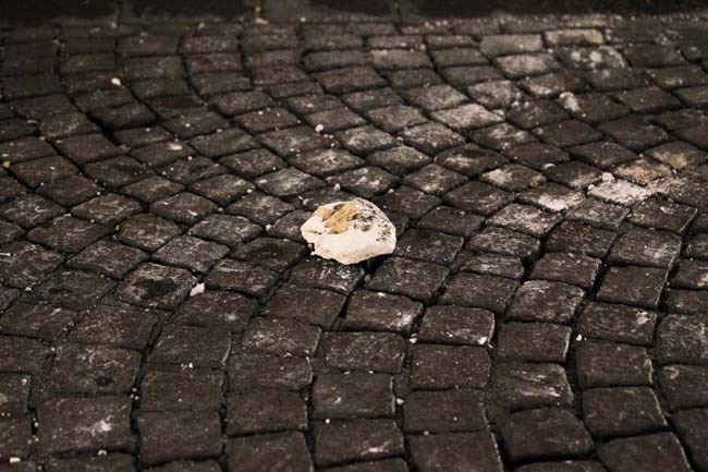 Galleria crollata a Napoli, morto il 14enne colpito dal cornicione Galleria crollata a Napoli, morto il 14enne colpito dal cornicione