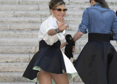 Dalla redazione de L’Unità arriva lo stop a Daniela Santanchè
