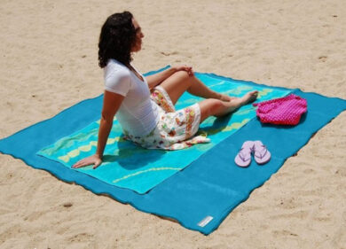 Rivoluzione per la spiaggia. Ecco il telo che non si insabbia