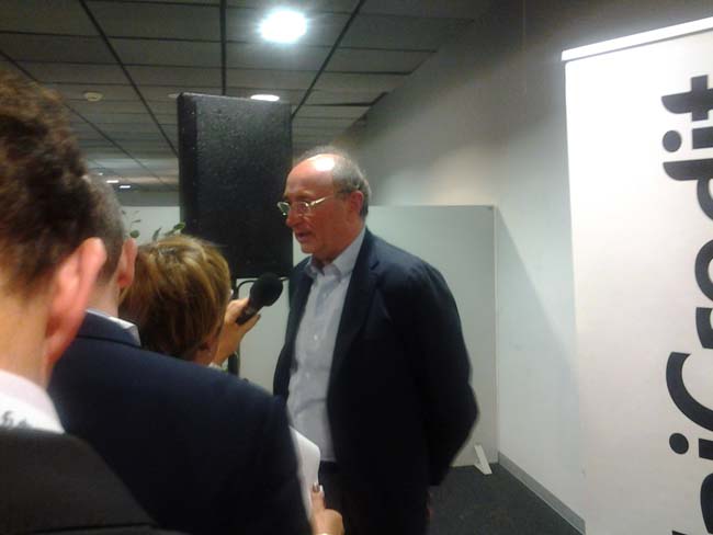 UniCredit, addio al cassiere. Le filiali vendono anche elettrodomestici