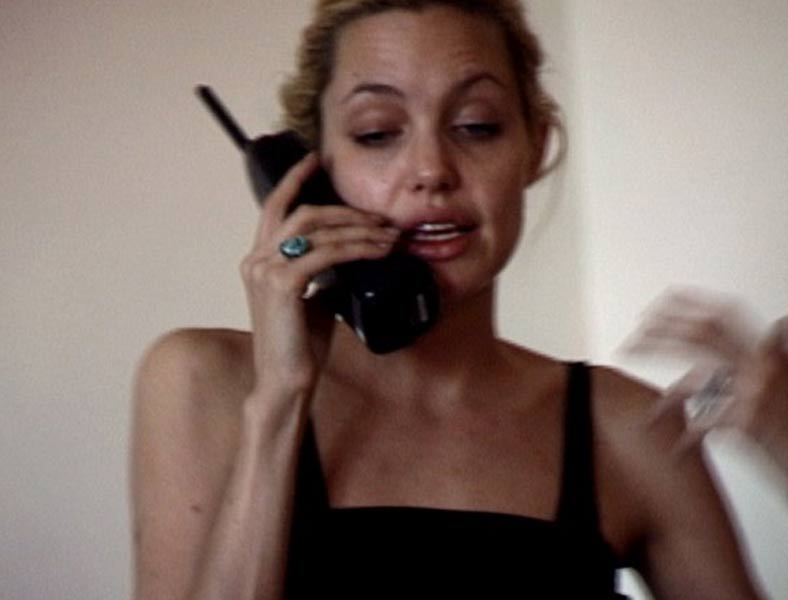 Angelina Jolie e la droga a 20 anni. Il video inedito