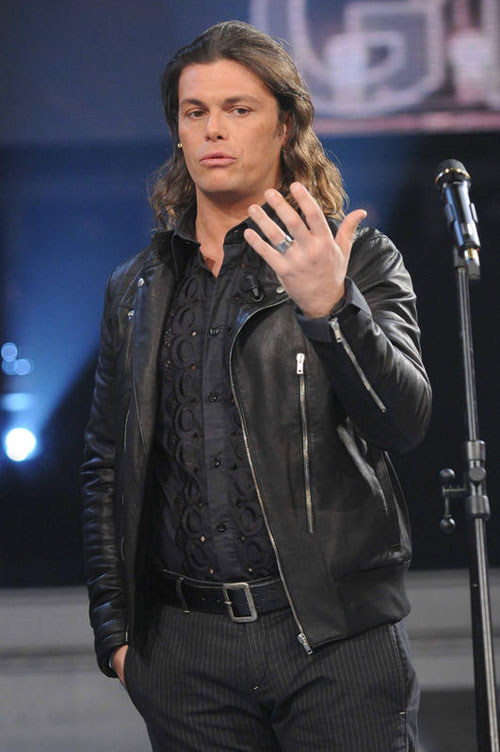 “Mi è venuto il panico, ho perso il controllo”. Le scuse di Grignani “Mi è venuto il panico, ho perso il controllo”. Le scuse di Grignani