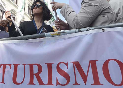 Via alla maratona per il bilancio. Marino: “Tartassiamo i turisti”