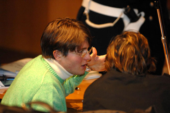Raffaele Sollecito si laurea in Informatica con una tesi su Meredith Raffaele Sollecito si laurea in Informatica con una tesi su Meredith