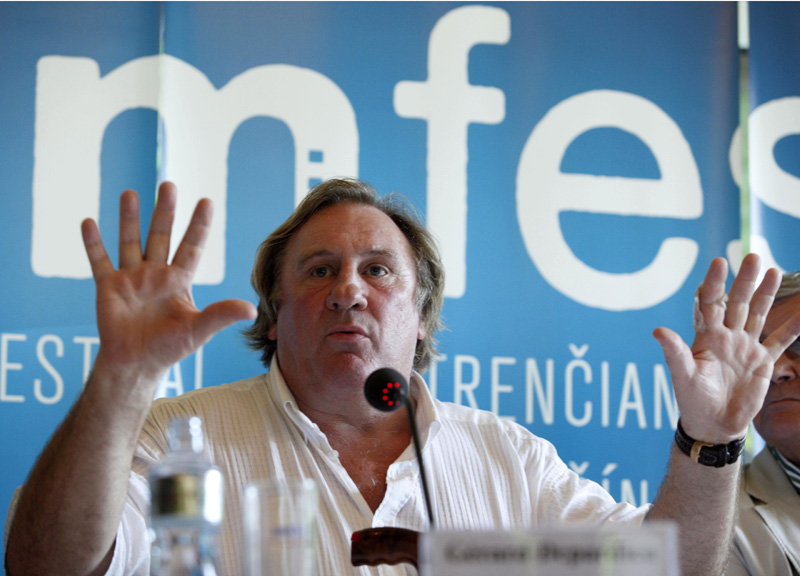 Depardieu si dà all’alcol: produrrà vodka russa ma biologica Depardieu si dà all’alcol: produrrà vodka russa ma biologica