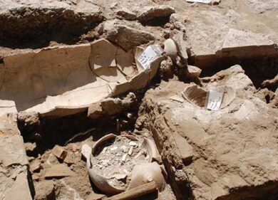 Maledetto è chi profana. Le parole sulla tomba di un bimbo