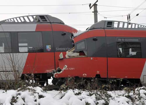 Francia, scontro di treni sui Pirenei. 17 feriti, 3 gravi Francia, scontro di treni sui Pirenei. 17 feriti, 3 gravi