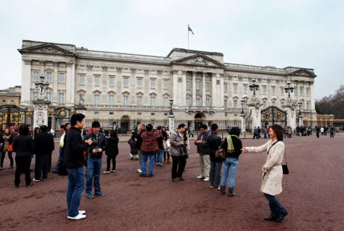 Acquisti di lusso all’estero.Gli italiani sognano Londra Acquisti di lusso all’estero.Gli italiani sognano Londra