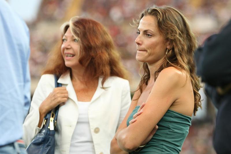 Lady Agnelli: “Andrea deve risolvere un problema creato da altri…” Lady Agnelli: “Andrea deve risolvere un problema creato da altri…”