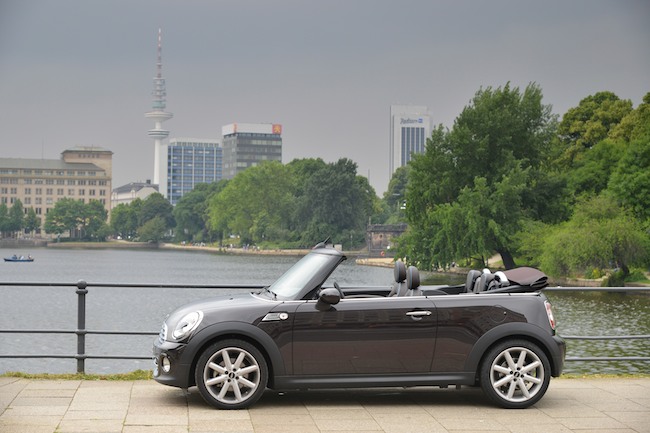 Mini Cabrio tipicamente Mini