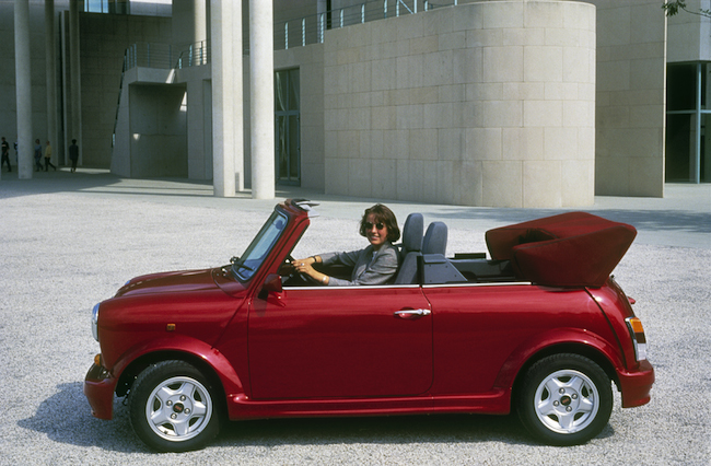 Mini Cabrio tipicamente Mini
