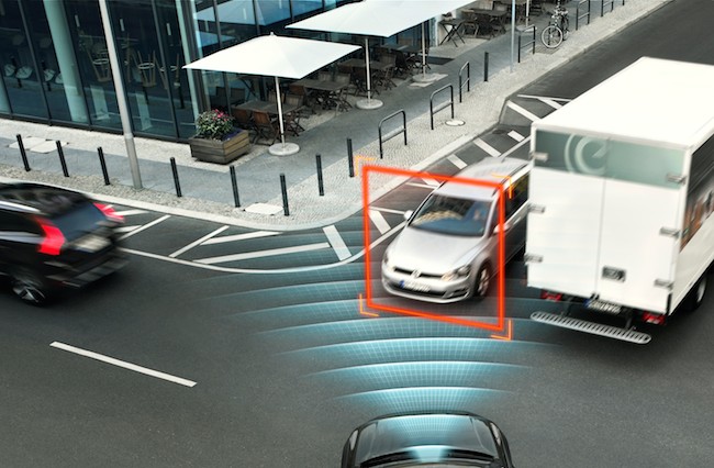 Nuova Volvo XC90: due tecnologie in anteprima mondiale per una delle auto più sicure al mondo