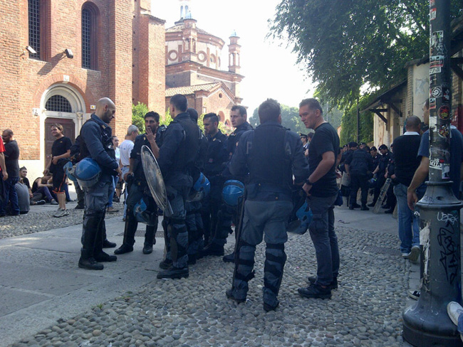 Sgomberato lo Zam di Milano, il centro sociale dalla canna libera Sgomberato lo Zam di Milano, il centro sociale dalla canna libera