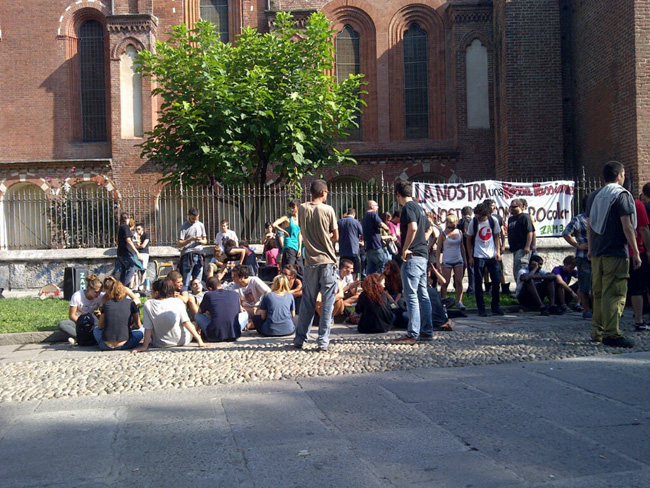 Sgomberato lo Zam di Milano, il centro sociale dalla canna libera Sgomberato lo Zam di Milano, il centro sociale dalla canna libera