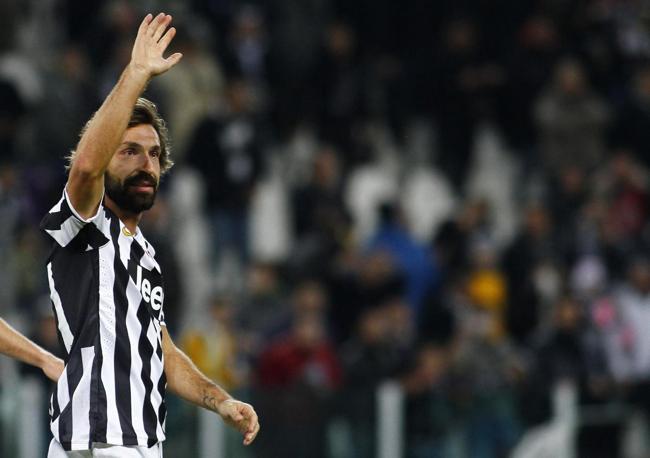 La nuova vita di Andrea Pirlo e il topless della sua Valentina in barca La nuova vita di Andrea Pirlo e il topless della sua Valentina in barca