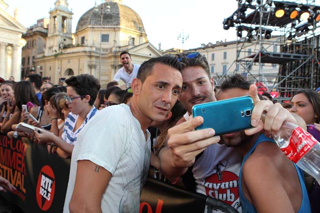 Il rapporto tra i giovani italiani e la musica? Lo svela CocaCola… Il rapporto tra i giovani italiani e la musica? Lo svela CocaCola…