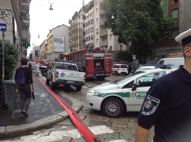 Milano, esonda il Seveso. E in centro c’è una voragine di 12 metri Milano, esonda il Seveso. E in centro c’è una voragine di 12 metri