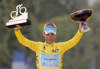 Tour, Nibali lacrime di gioia. La moglie: “E’ stato… bravino”