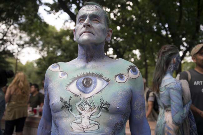 A New York il primo Body painting Day. Corpi nudi che diventano arte