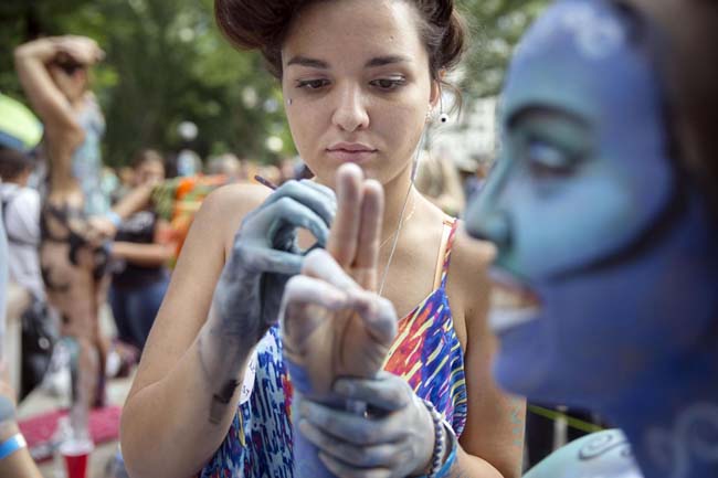 A New York il primo Body painting Day. Corpi nudi che diventano arte