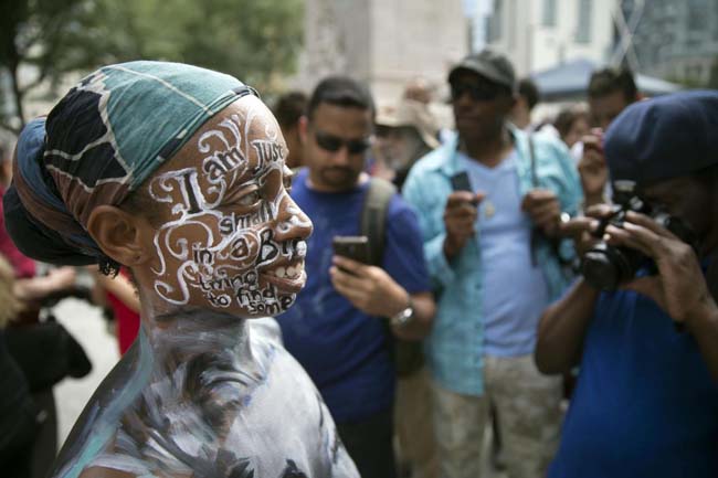 A New York il primo Body painting Day. Corpi nudi che diventano arte
