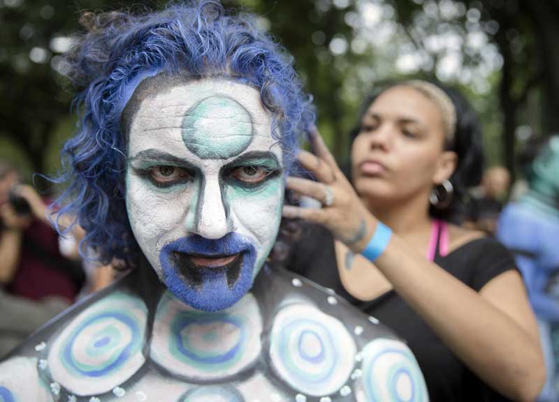 A New York il primo Body painting Day. Corpi nudi che diventano arte