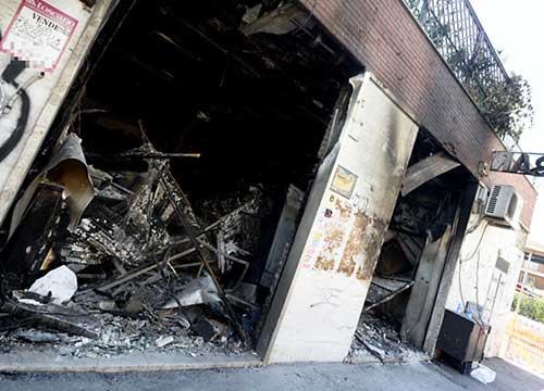 Vogliono le monete delle slot. E fanno esplodere un palazzo Vogliono le monete delle slot. E fanno esplodere un palazzo