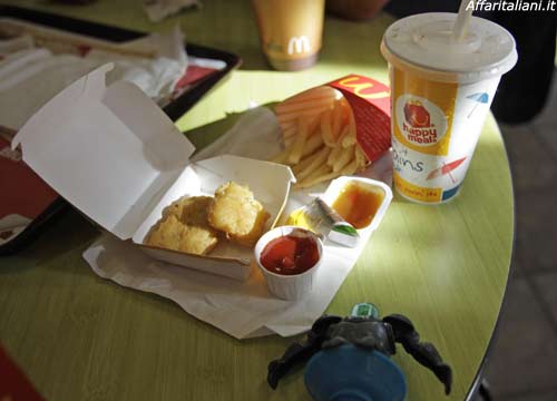 Carne avariata nell’hamburger. Truffa cinese a McDonald’s e non solo Carne avariata nell’hamburger. Truffa cinese a McDonald’s e non solo