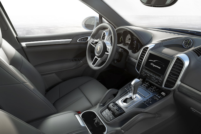 Nuova Porsche Cayenne, la tecnologia moderna incontra il design sportivo.