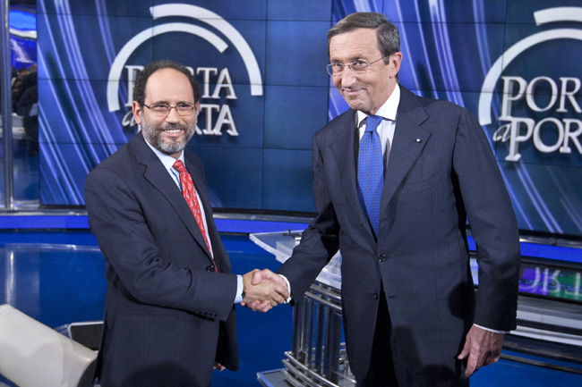 Addio stretta di mano: “Troppe infezioni, meglio l’urto dei pugni” Addio stretta di mano: “Troppe infezioni, meglio l’urto dei pugni”