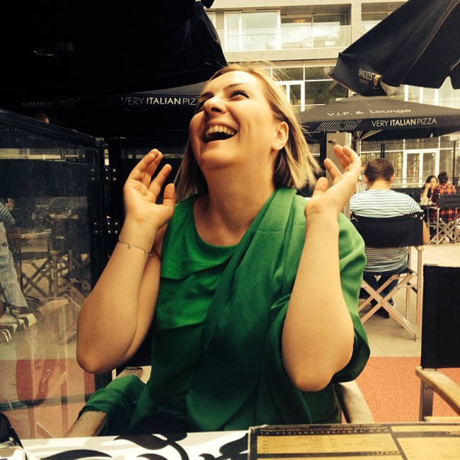 “Le donne non devono ridere in pubblico”. Ribellione in Turchia “Le donne non devono ridere in pubblico”. Ribellione in Turchia