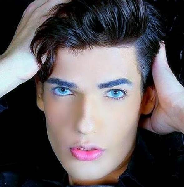 Spende 38mila euro per somigliare a Ken, il fidanzato di Barbie Spende 38mila euro per somigliare a Ken, il fidanzato di Barbie