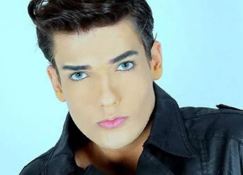 Spende 38mila euro per somigliare a Ken, il fidanzato di Barbie Spende 38mila euro per somigliare a Ken, il fidanzato di Barbie