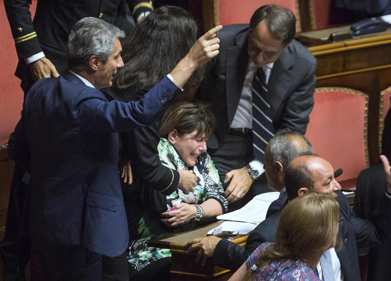 Riforme, aboliti senatori a vita e indennità, M5S esce dall’Aula Riforme, aboliti senatori a vita e indennità, M5S esce dall’Aula